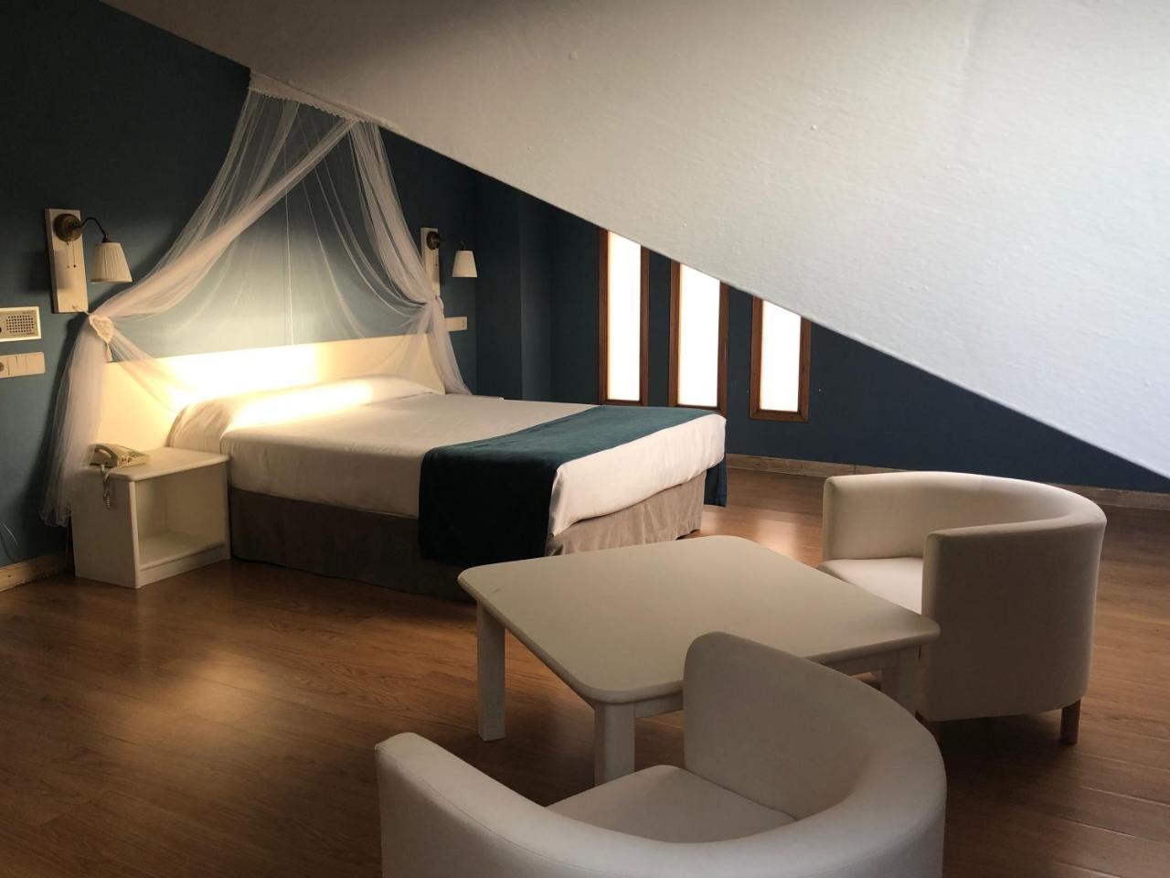 Hotel Jakue Puente la Reina Exteriér fotografie